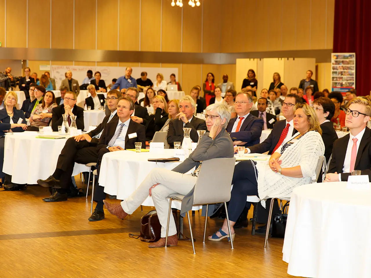 Uncovering the Mystique: the Key to Drawing in Attentive Audience Members