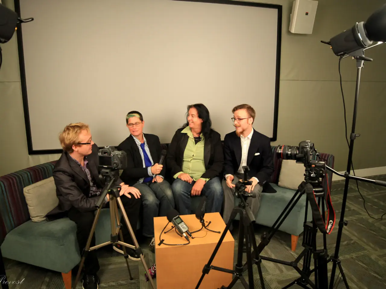 Uncovering and Collaborating with a Guiding Figure or Expert