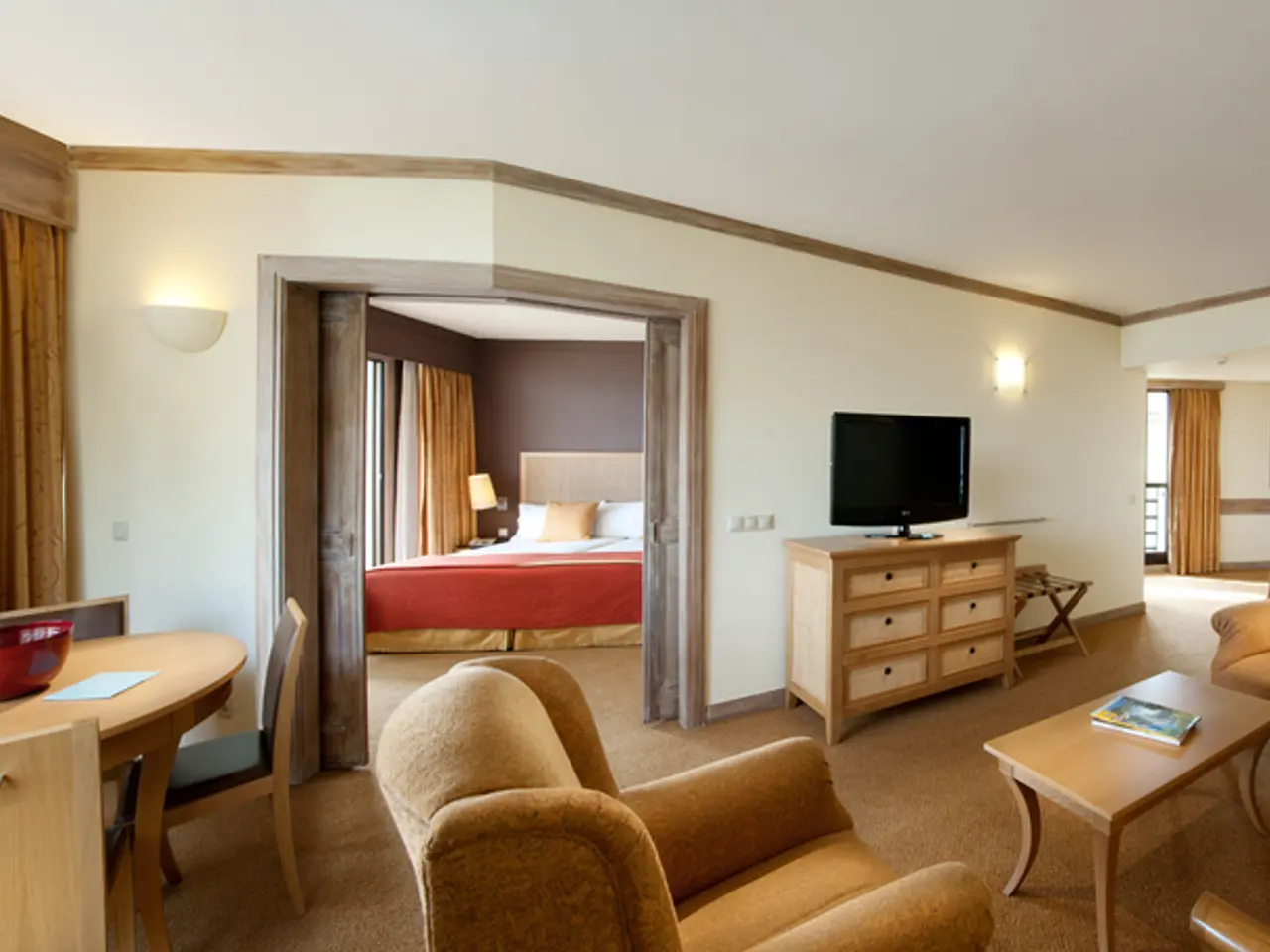 Signs of Unsatisfaction in Life Revealed through Household Items: 11 Observable Indicators