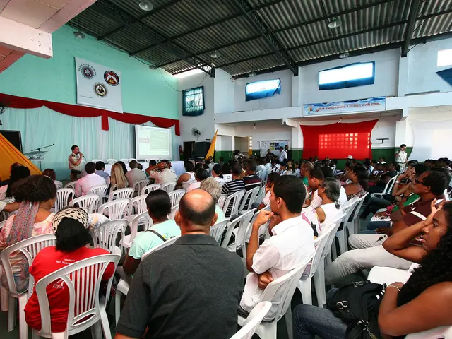 Strategies for Clear Judicial Communication in Legal Discourse