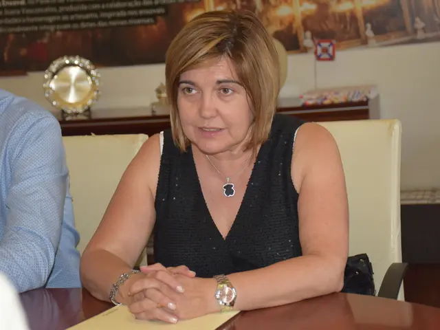 Education leader Aaron Thompson, recipient of the ECS James Bryant Conant Award, demonstrates...