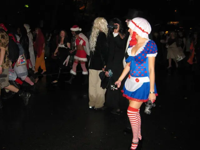 Indian Drama Classics: Theoretical and Practical Guidelines - Free for BA and MA Courses