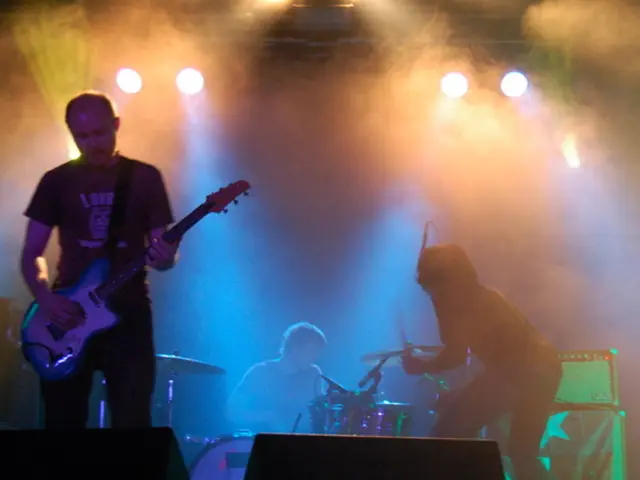 Ed Sheeran concertizes at an old school, following his request for a £250m commitment to music...