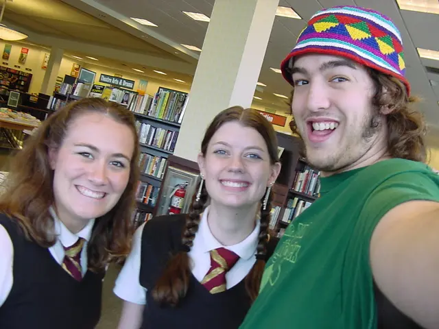 "Bremen schools introduce electronic library cards for students and educators, called Bibcard"